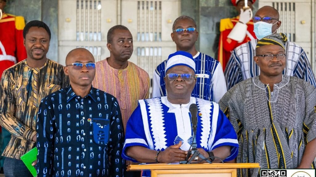 Latin PODA, la délégation a remis le Rapport public annuel 2024 de la Cour des comptes au Chef de l’État.