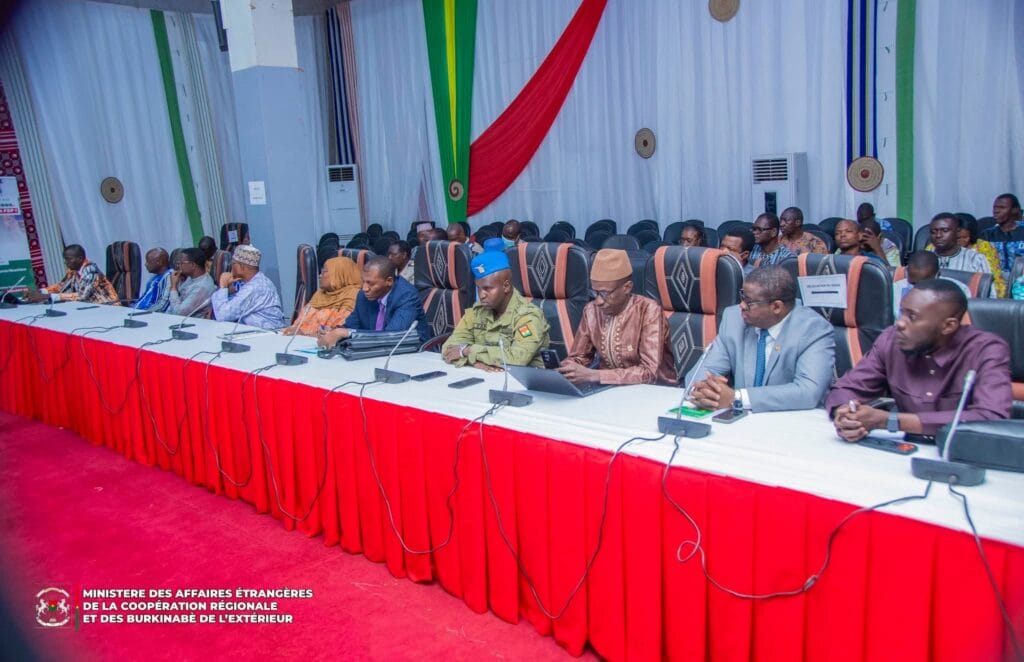 Les ministres des affaires étrangères de la confédération AES