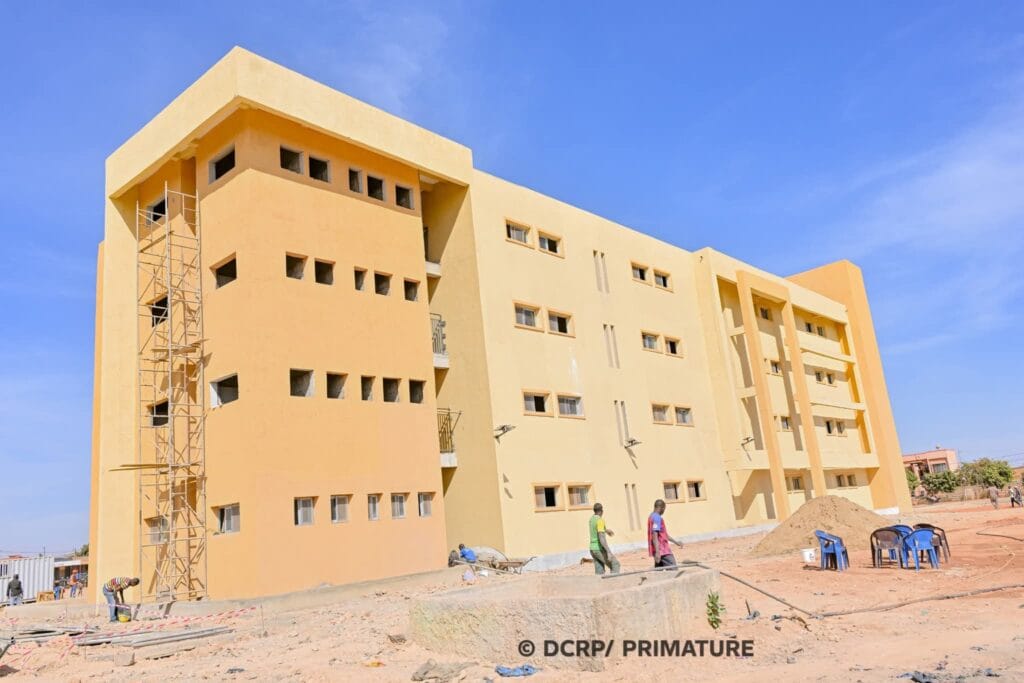 Le premier ministre Rimtalba Jean Emmanuel Ouédraogo a visité le complexe scolaire de la transition