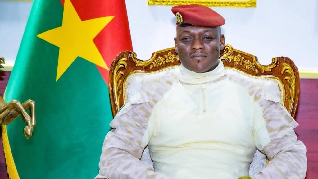 Le Président du Faso, Chef de l’État, Son Excellence le Capitaine Ibrahim TRAORÉ, a accordé une audience, ce mercredi dans la matinée, à une délégation du Fonds Monétaire International (FMI)