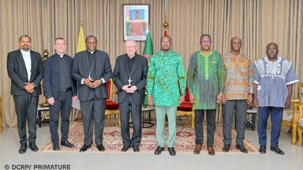 Une photo de famille à la fin de la rencontre