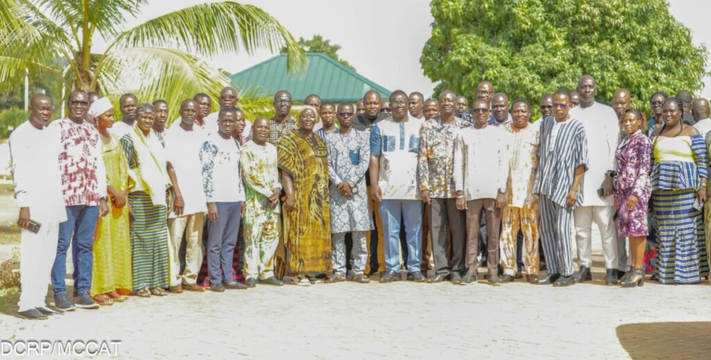 Une photo de famille des participants à cette formation